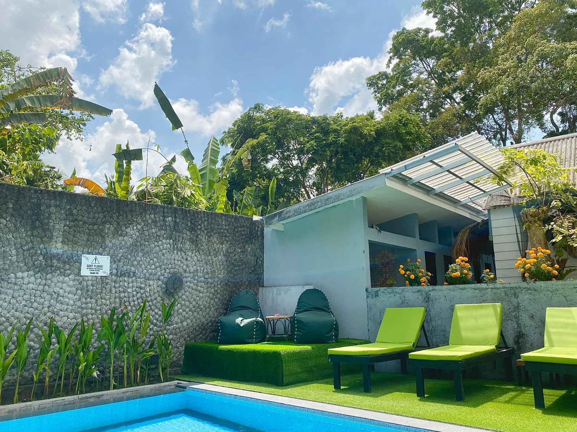 The Jungle Hostel Canggu Extérieur photo