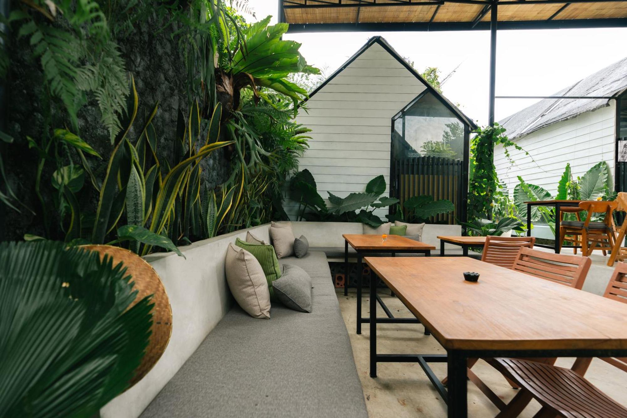 The Jungle Hostel Canggu Extérieur photo