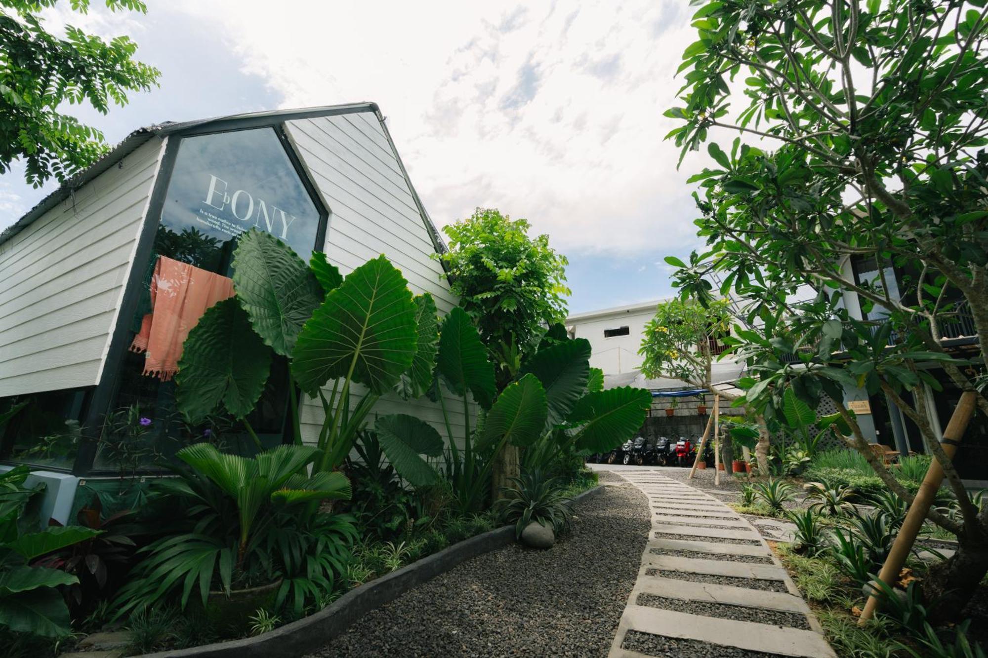 The Jungle Hostel Canggu Extérieur photo
