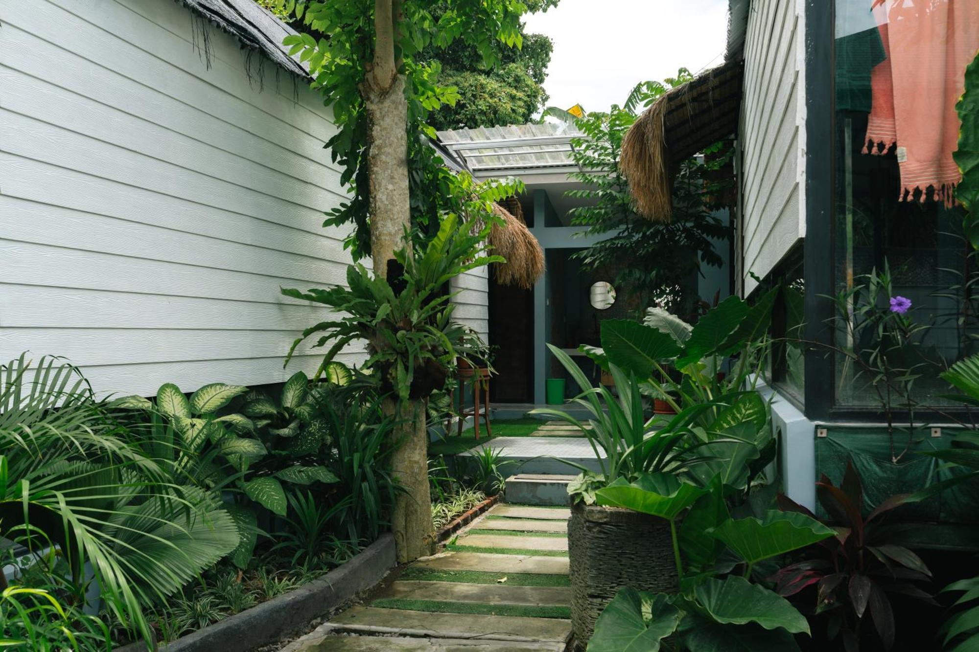 The Jungle Hostel Canggu Extérieur photo