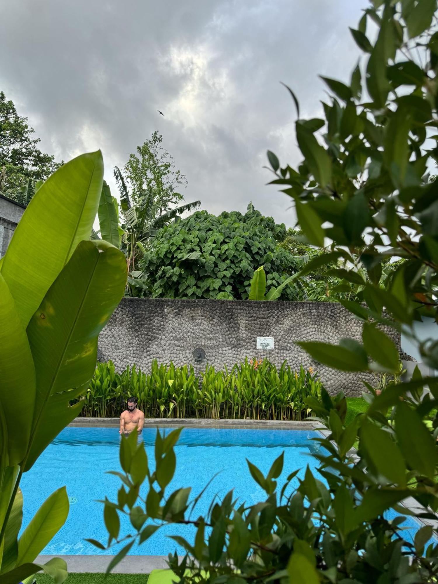 The Jungle Hostel Canggu Extérieur photo