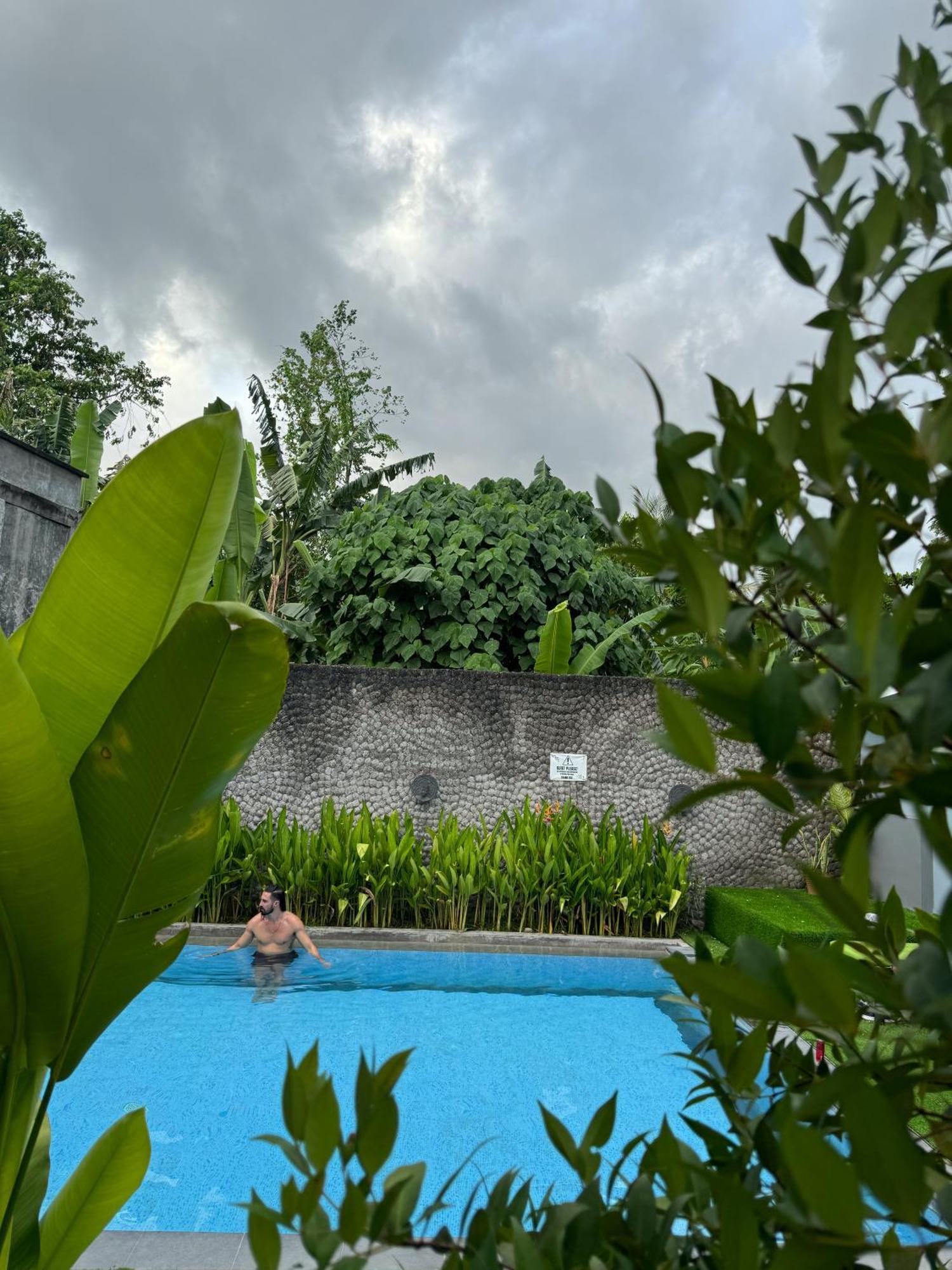 The Jungle Hostel Canggu Extérieur photo