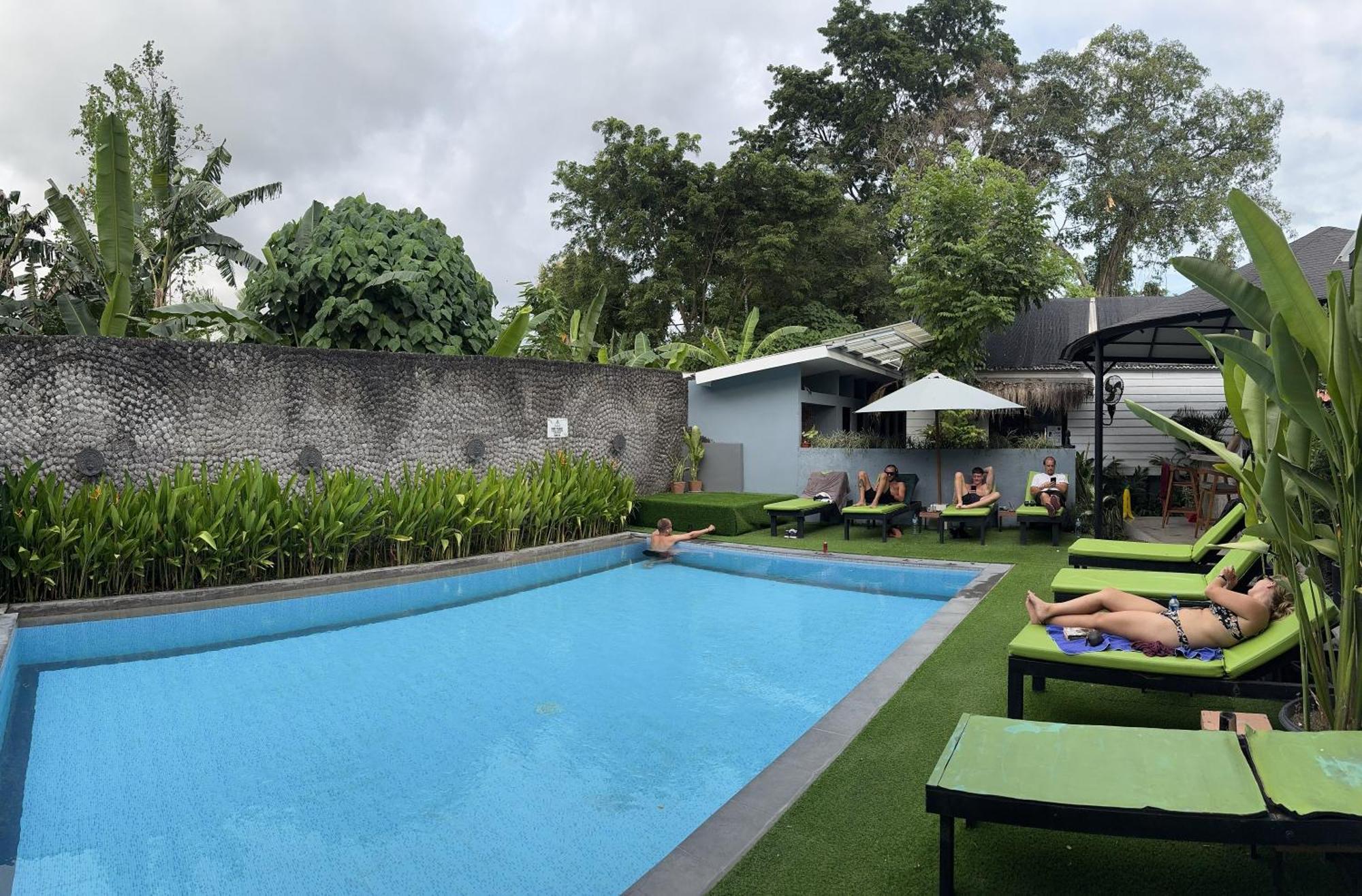 The Jungle Hostel Canggu Extérieur photo